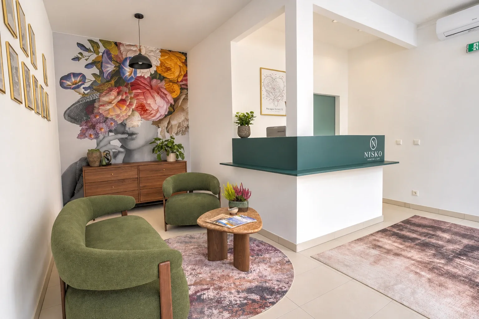 Empfangsbereich im Büro von NISKO Immobilien
